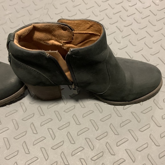 Clark’s booties leather size 8.5 - Picture 3 of 7